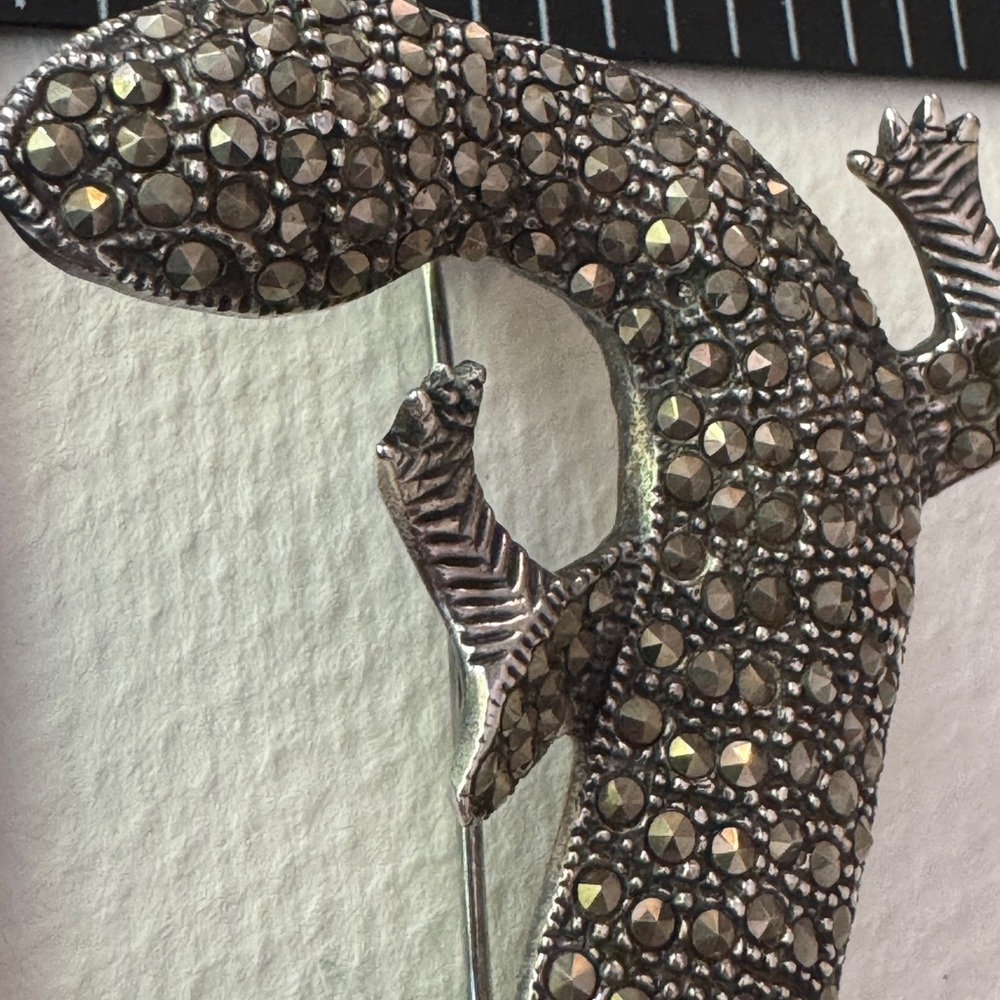 5.5” Silver Lizard Brooch with Marcacites - Picture 11 of 15